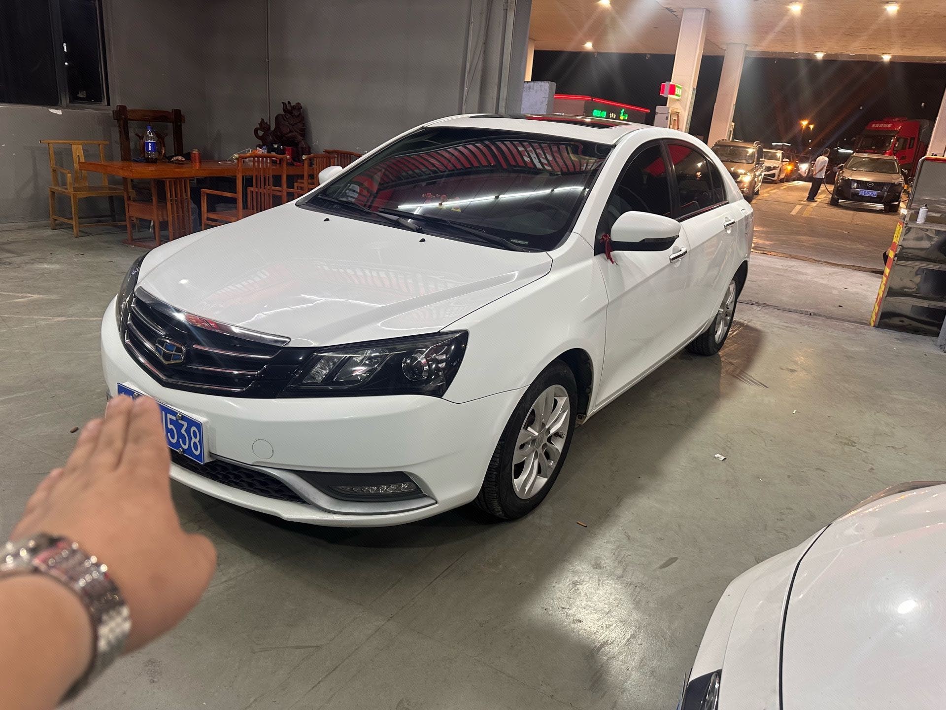 GEELY Emgrand 2015 GEELY Emgrand 2015 car image