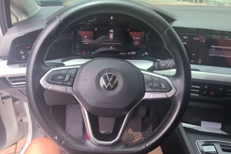 Volkswagen Golf 2021 car image #11