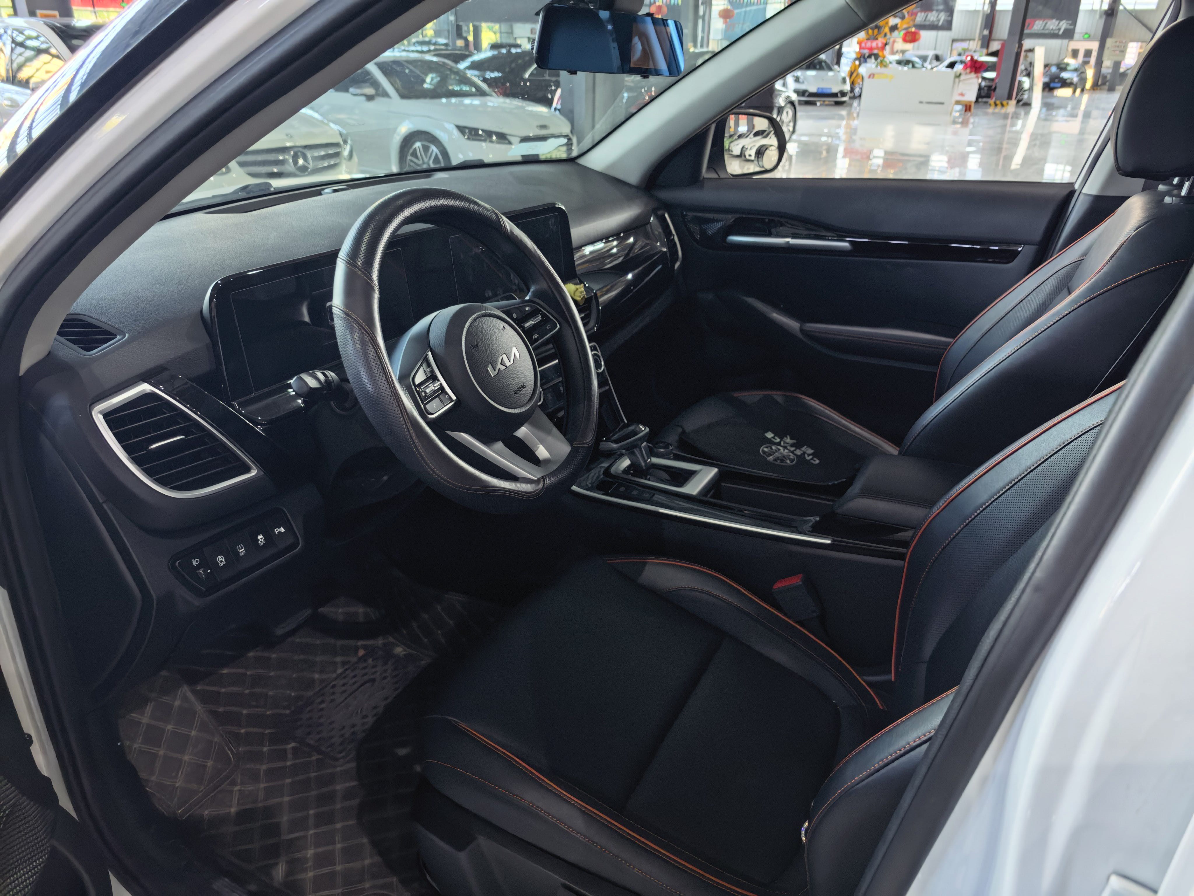Kia Seltos 2024 immagine di auto #8