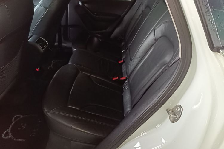 Audi Q3 2019 #13 Audi Q3 2019 car image #13