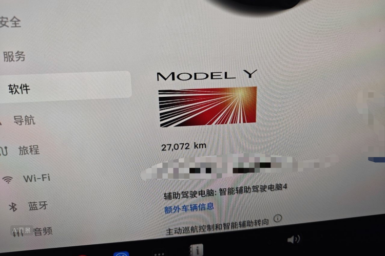 Tesla Model Y 2025 #14 Tesla Model Y 2025 car image #14
