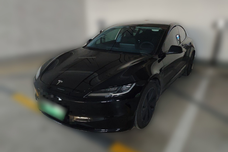 Tesla Model 3 2023 car image #2