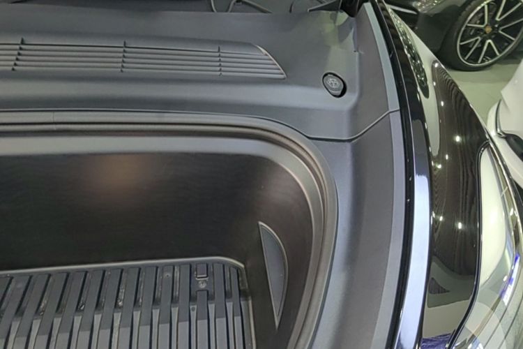 Tesla Model Y 2023 #24 Tesla Model Y 2023 car image #24