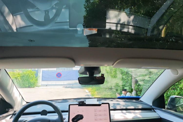 Tesla Model Y 2024 car image #20