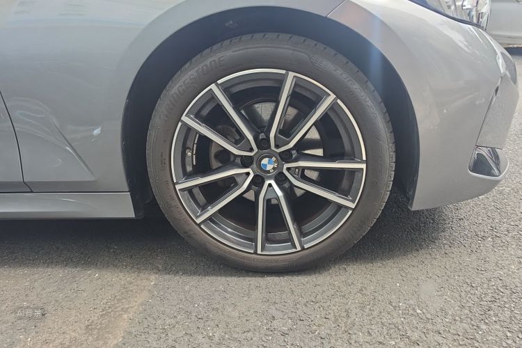BMW 3 Series 2023 #9 BMW 3 Series 2023 car image #9