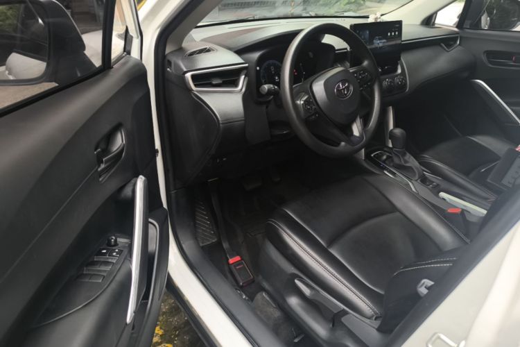 Toyota Corolla Cross 2023 immagine di auto #16