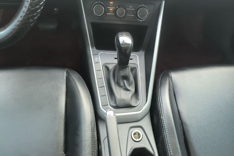 Volkswagen Polo 2022 car image #18