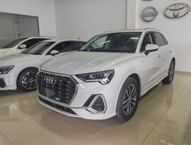 Audi Q3 2020 Audi Q3 2020 immagine di auto
