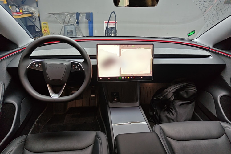 Tesla Model 3 2025 car image #11