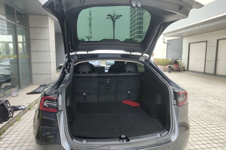Tesla Model Y 2024 #19 Tesla Model Y 2024 car image #19