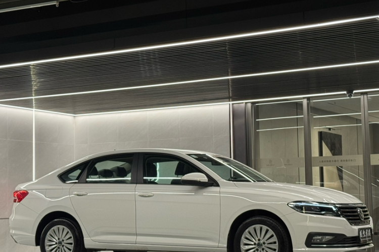 Volkswagen Lavida 2021 car image #12