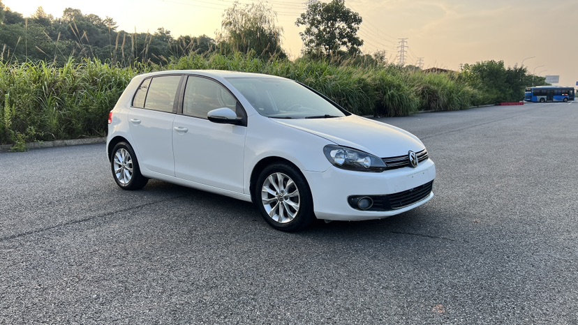 Volkswagen Golf 2014 car image #3
