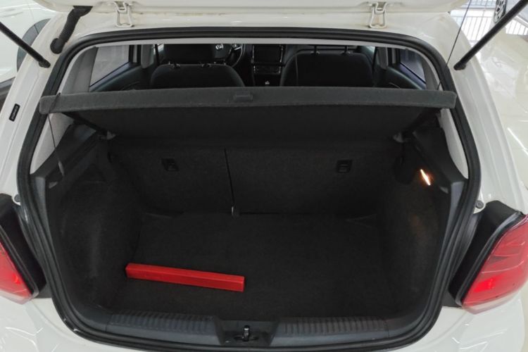 Volkswagen Polo 2017 car image #19