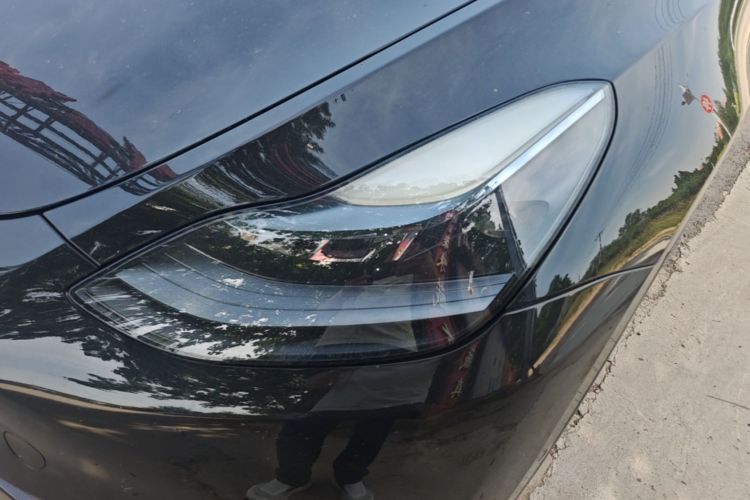 Tesla Model Y 2022 car image #23