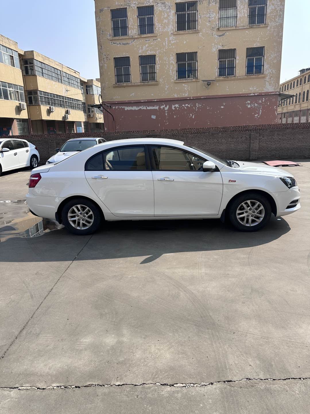 GEELY Emgrand 2016 #4 GEELY Emgrand 2016 car image #4
