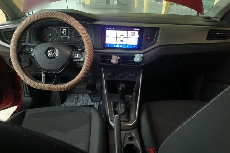 Volkswagen Polo 2020 car image #10