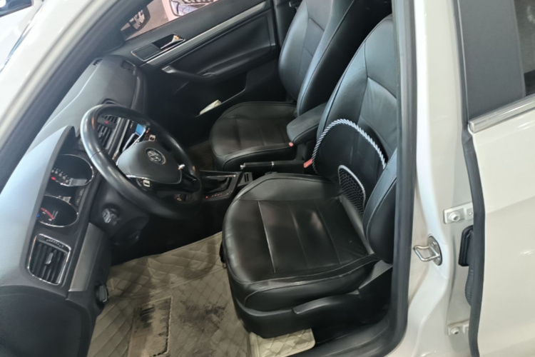 Volkswagen Lavida 2016 car image #15