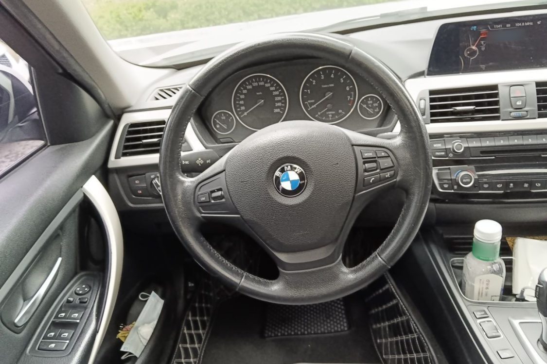 BMW 3 Series 2016 #22 BMW 3 Series 2016 car image #22