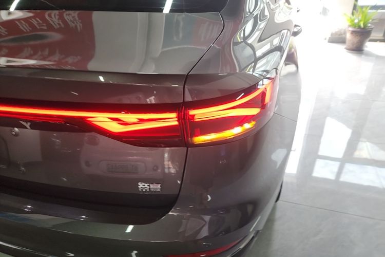 GEELY Emgrand 2021 car image #8