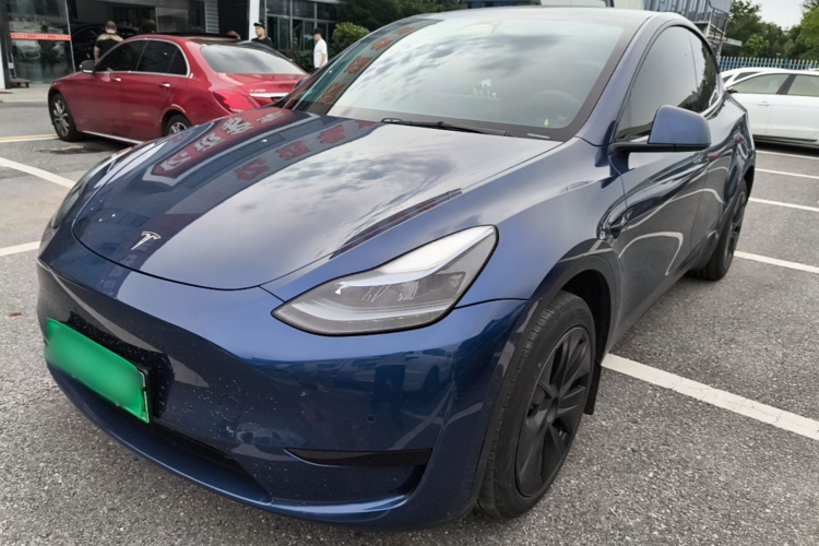 Tesla Model Y 2023 #2 Tesla Model Y 2023 car image #2