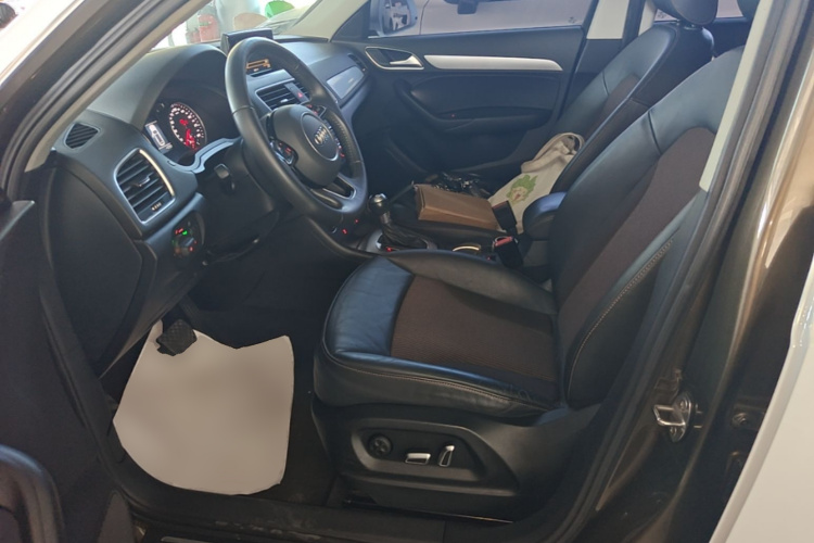 Audi Q3 2019 #15 Audi Q3 2019 car image #15