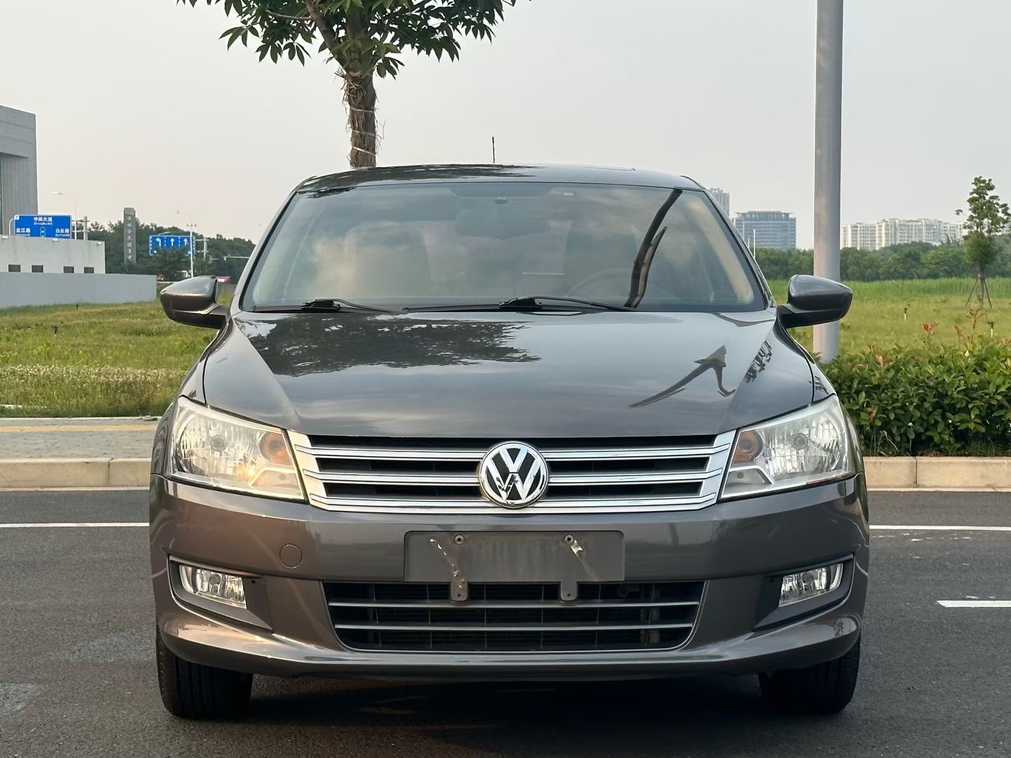 Volkswagen Santana 2014 car image #2