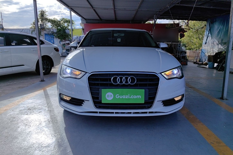 Audi A3 2017 car image #3