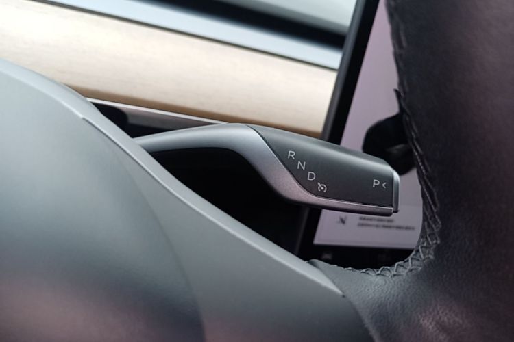 Tesla Model Y 2021 immagine di auto #18