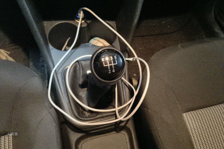 Volkswagen Polo 2015 car image #16