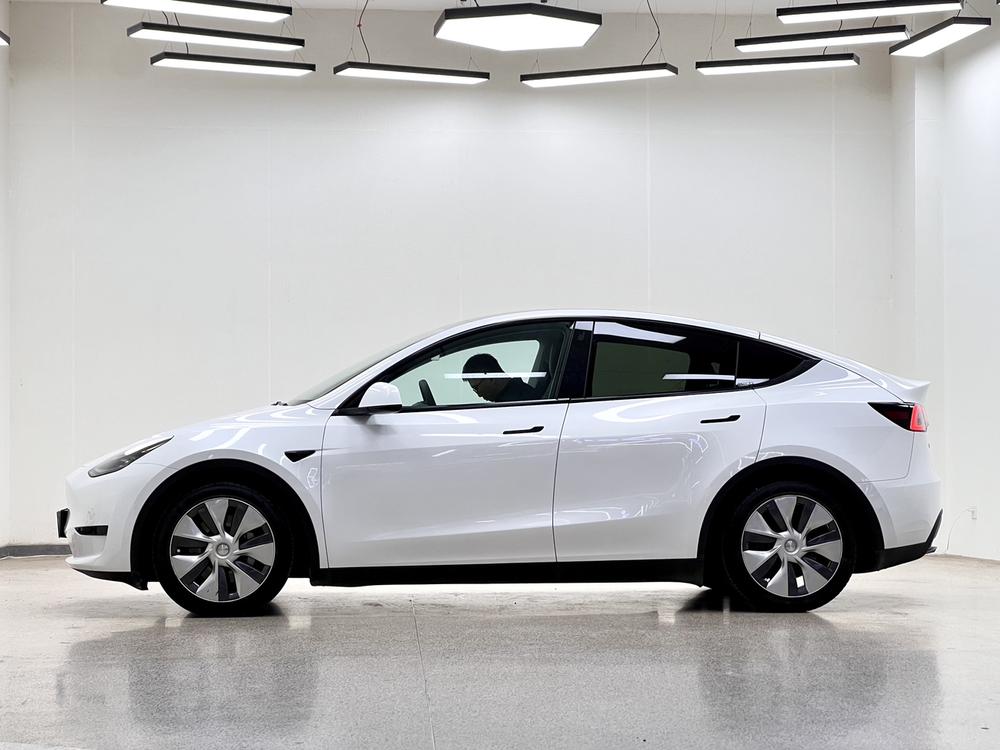 Tesla Model Y 2022 #4 Tesla Model Y 2022 car image #4