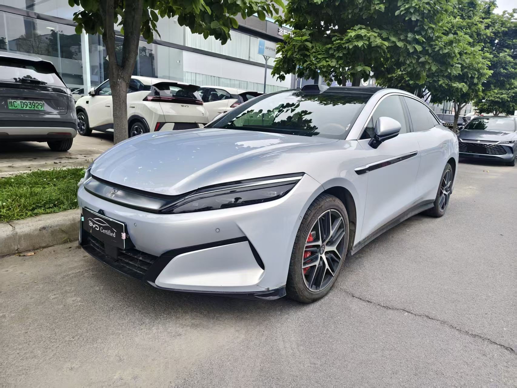 BYD HanL 2025 car image 