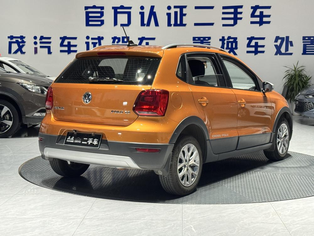 Volkswagen Polo 2015 car image #7