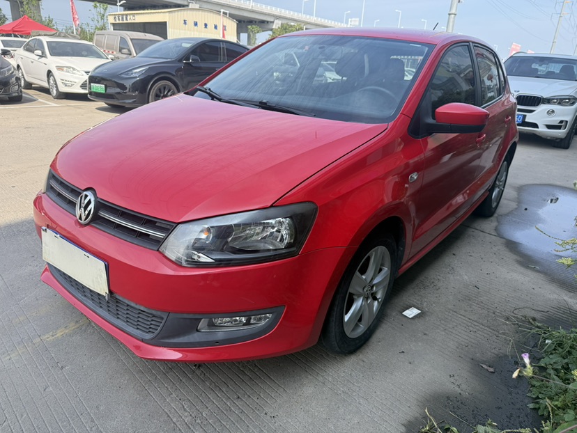 Volkswagen Polo 2012 Volkswagen Polo 2012 car image