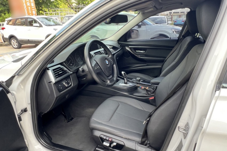 BMW 3 Series 2016 car image #6