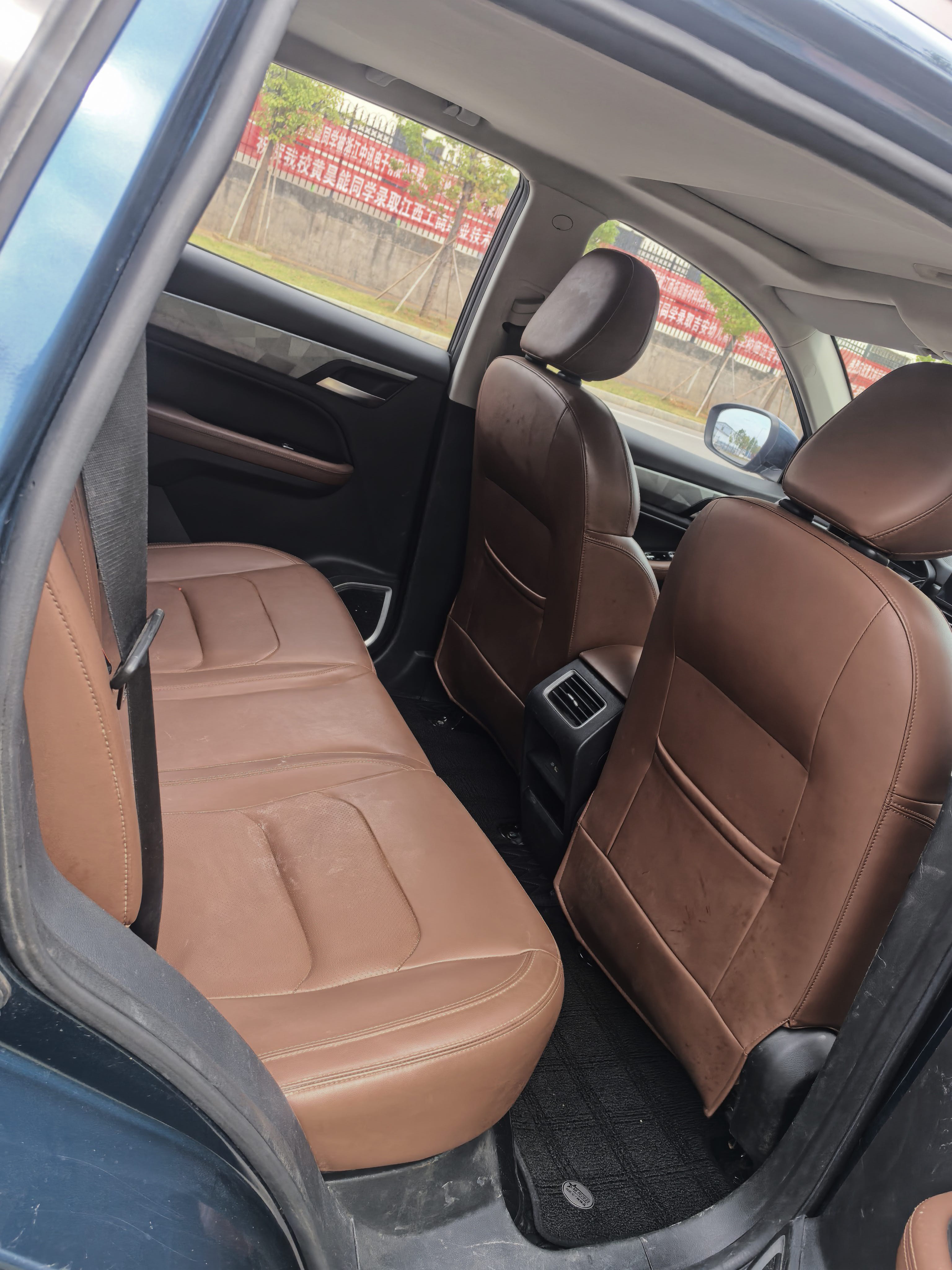 GEELY Vision X6 2023 car image #6