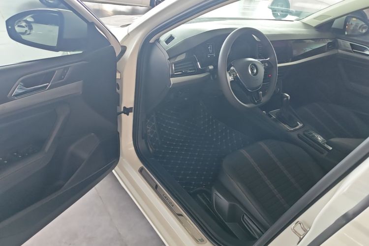 Volkswagen Lavida 2021 car image #16