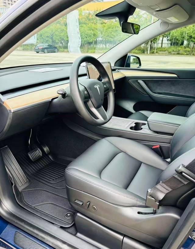Tesla Model Y 2022 #8 Tesla Model Y 2022 صورة سيارة #8