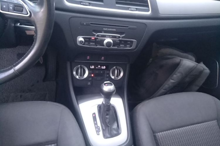 Audi Q3 2015 immagine di auto #14