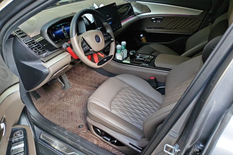 BYD Han 2024 car image #18