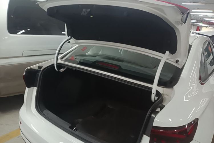 GEELY Emgrand 2025 #21 GEELY Emgrand 2025 car image #21