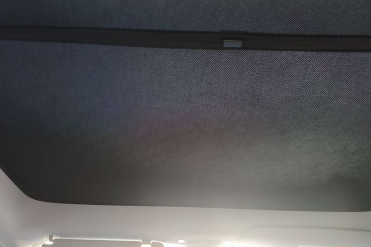 Tesla Model Y 2024 immagine di auto #18