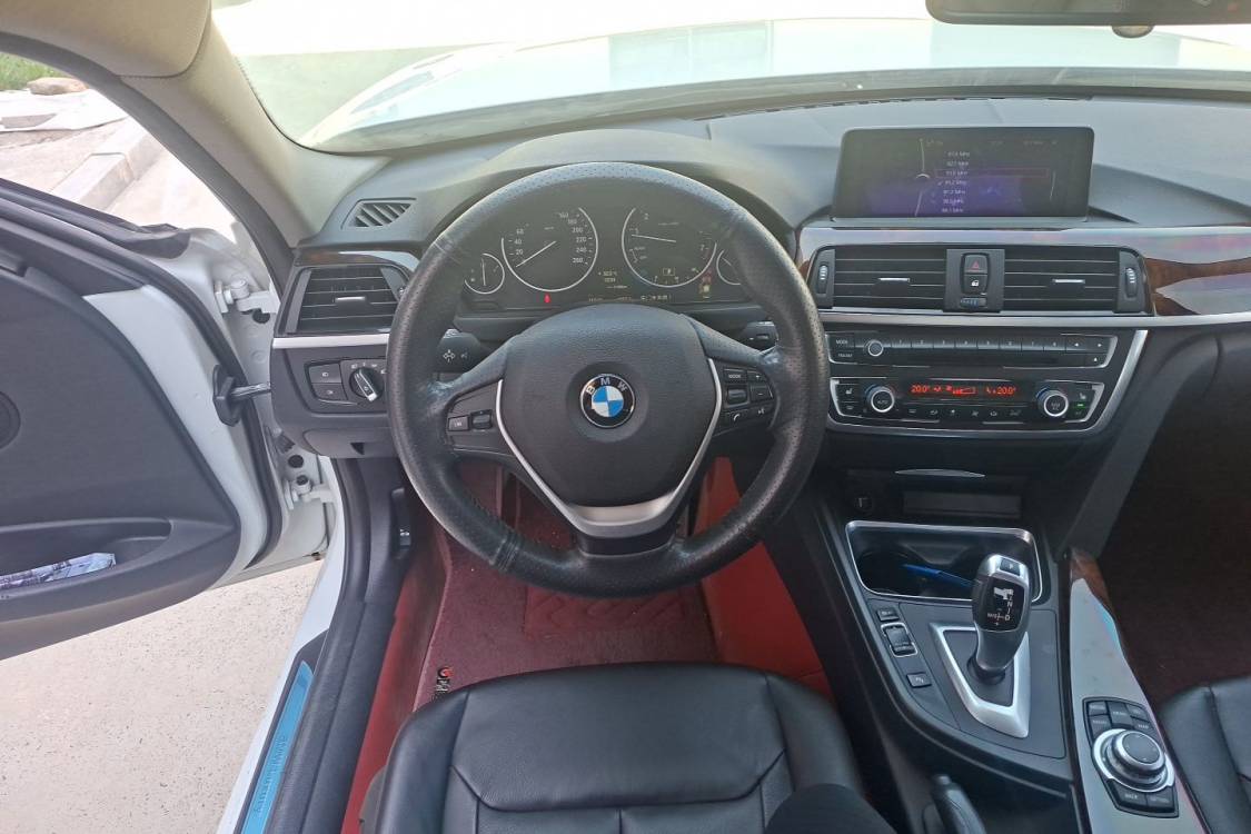 BMW 3 Series 2012 #22 BMW 3 Series 2012 car image #22