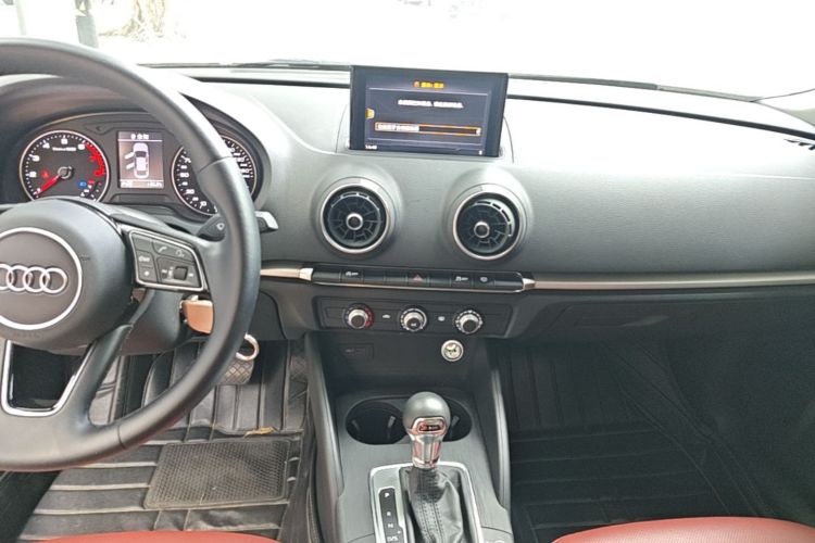Audi A3 2019 car image #13