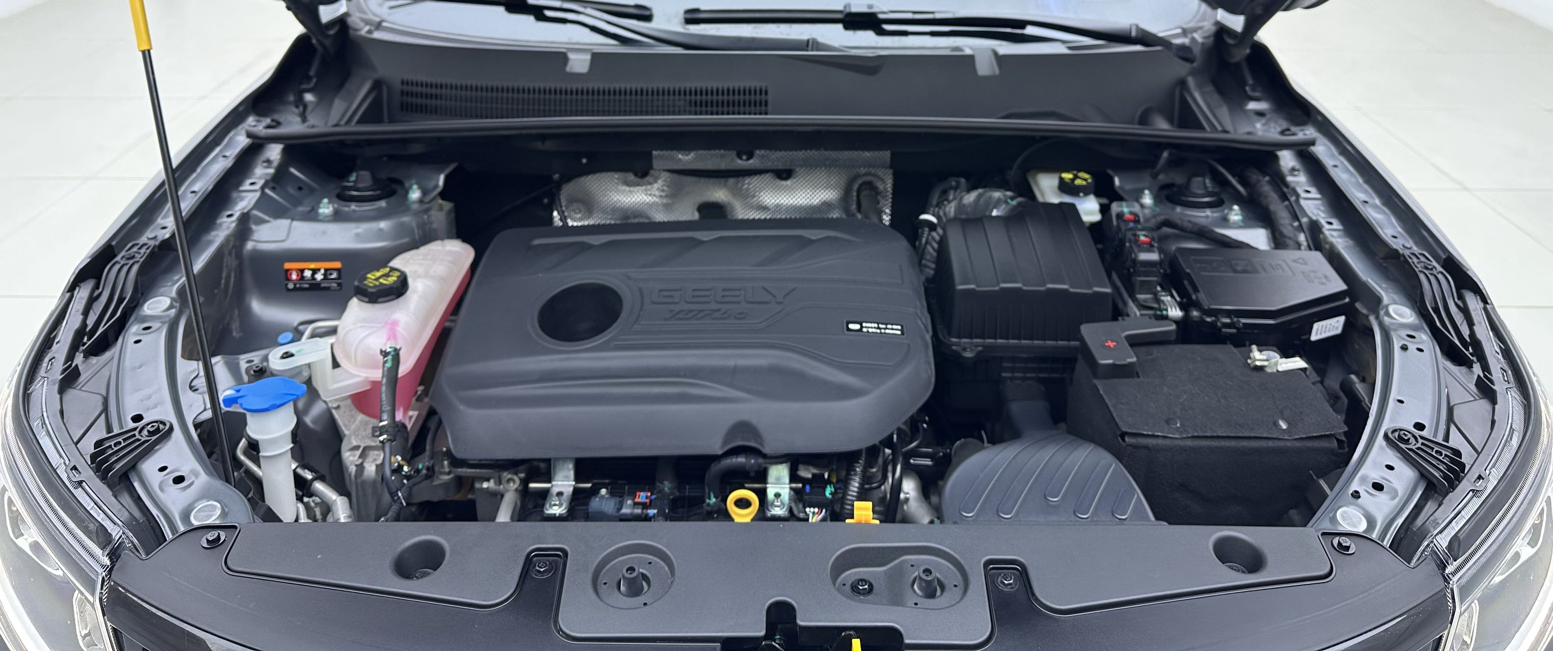 GEELY Vision X6 2023 car image #17