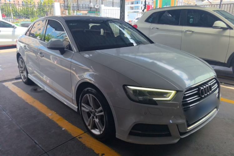 Audi A3 2019 car image #4