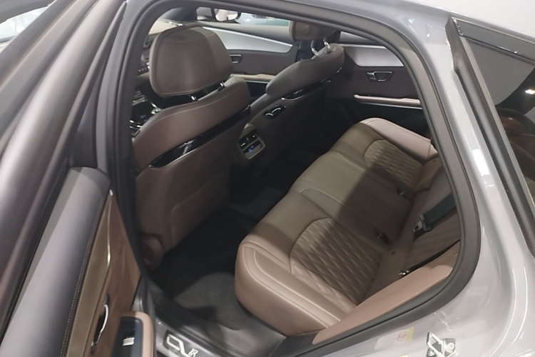 BYD Han 2025 #17 BYD Han 2025 car image #17