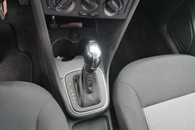 Volkswagen Polo 2016 car image #14