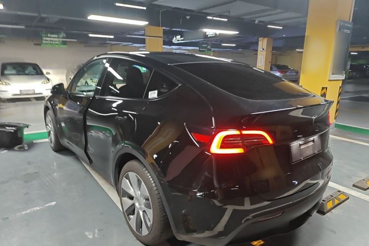 Tesla Model Y 2023 #7 Tesla Model Y 2023 car image #7