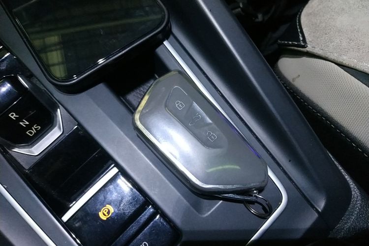 Volkswagen Golf 2022 imagem de carro #9