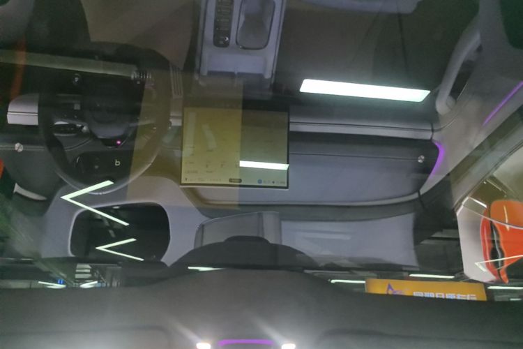 MI SU7 2025 #18 MI SU7 2025 car image #18